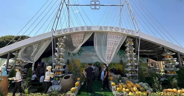 Melon Festival in Khiva: Festival and Itchan Kala — Photo 5